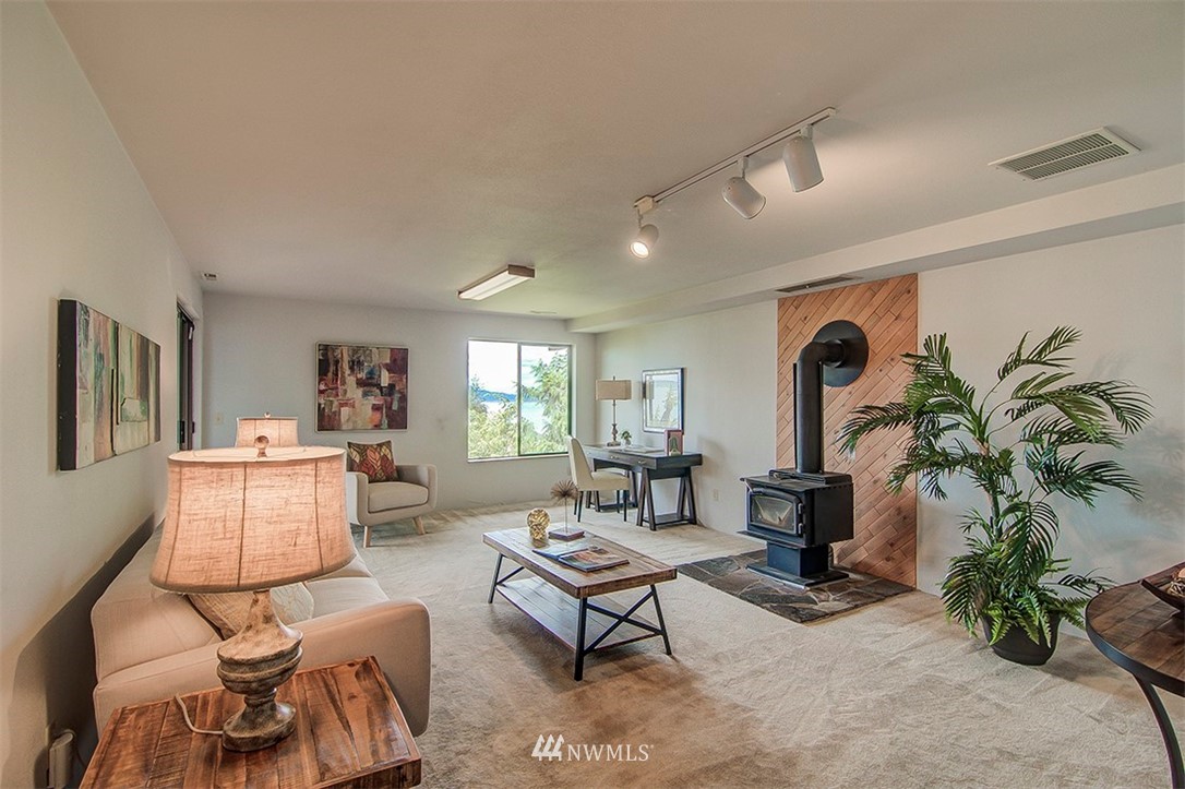 5221 Southwest Jacobsen Road Seattle, WA 98116 - Photo 21 of 25 Gallery Image 21