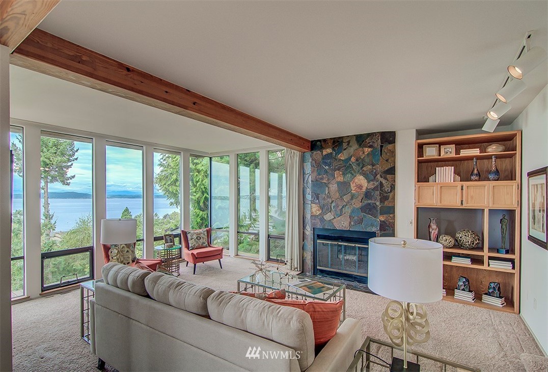 5221 Southwest Jacobsen Road Seattle, WA 98116 - Photo 8 of 25 Gallery Image 8