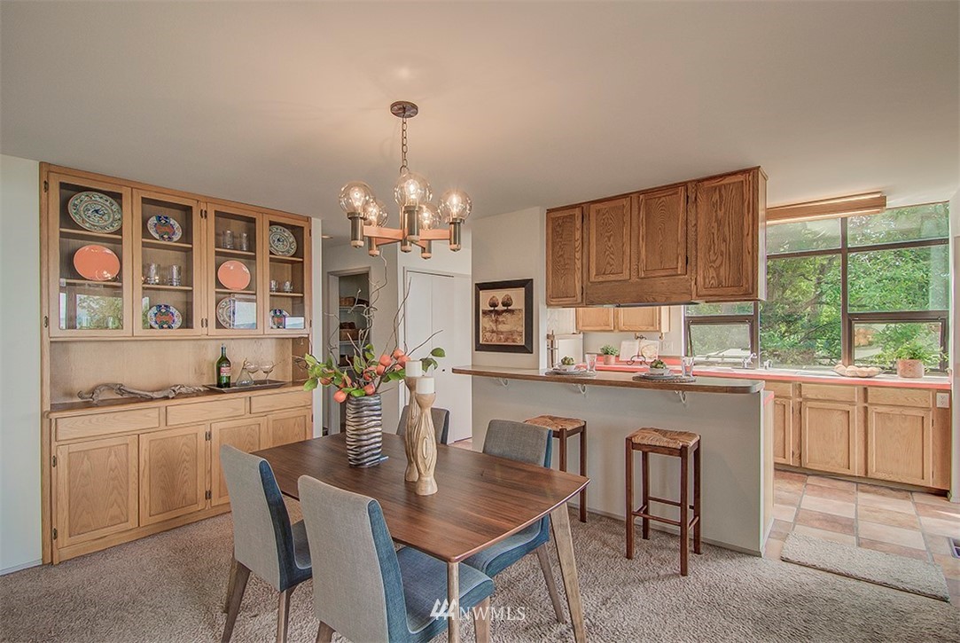 5221 Southwest Jacobsen Road Seattle, WA 98116 - Photo 10 of 25 Gallery Image 10