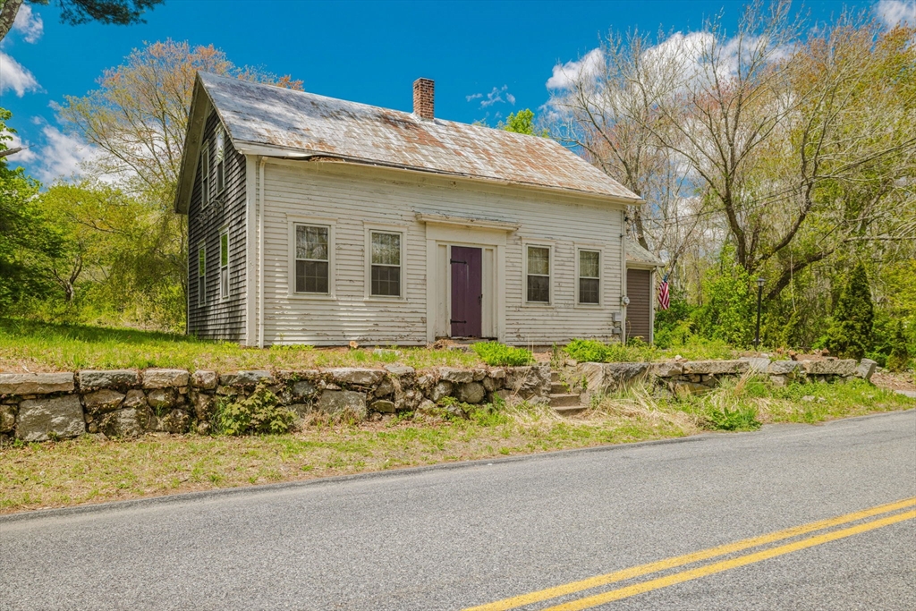807 Gifford Road Westport, MA 02790 - Photo 2 of 42 Gallery Image 2