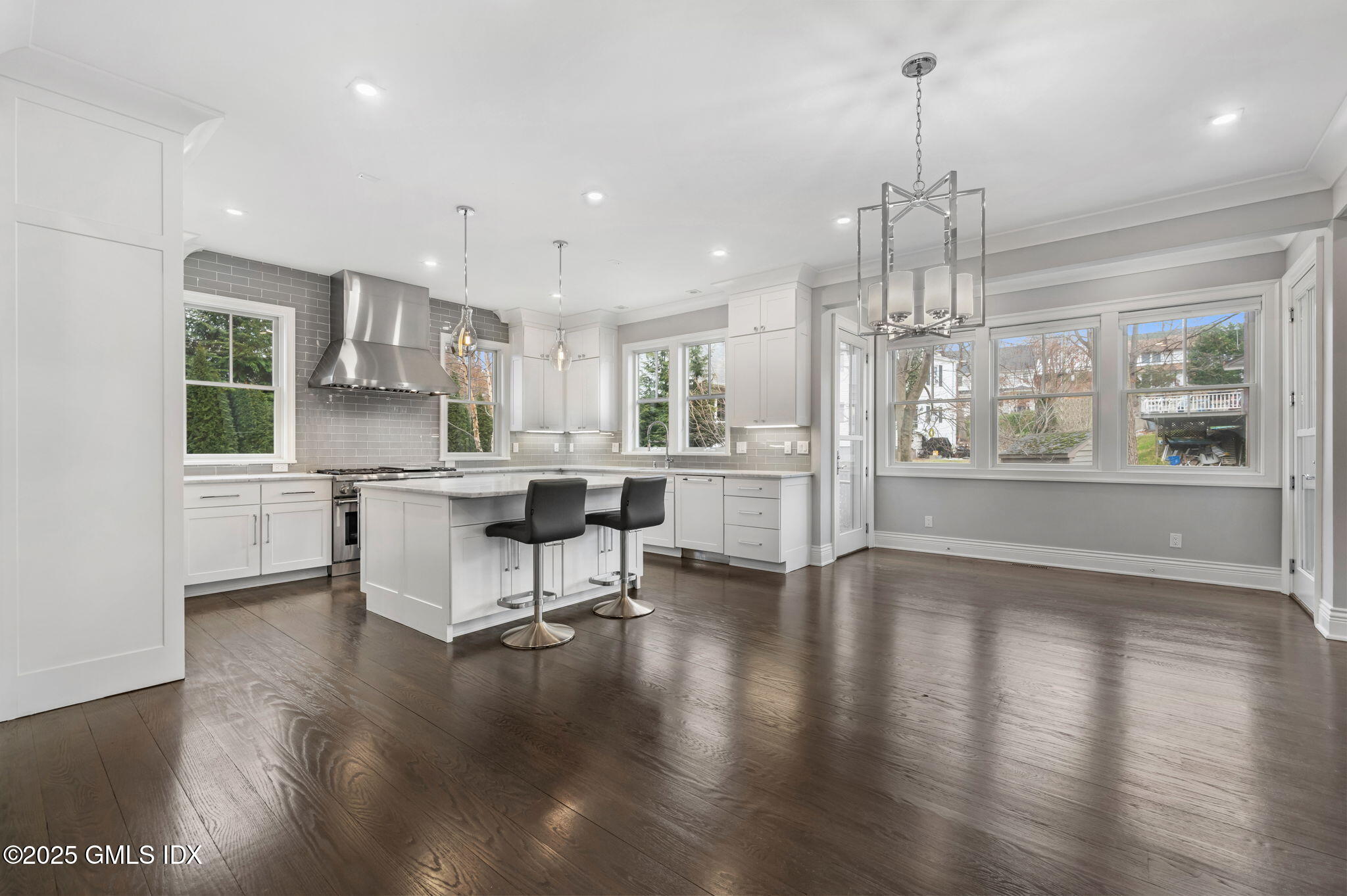 11 Valleywood Road Cos Cob, CT 06807 - Photo 5 of 25 11-web-or-mls-11-valleywood-rd