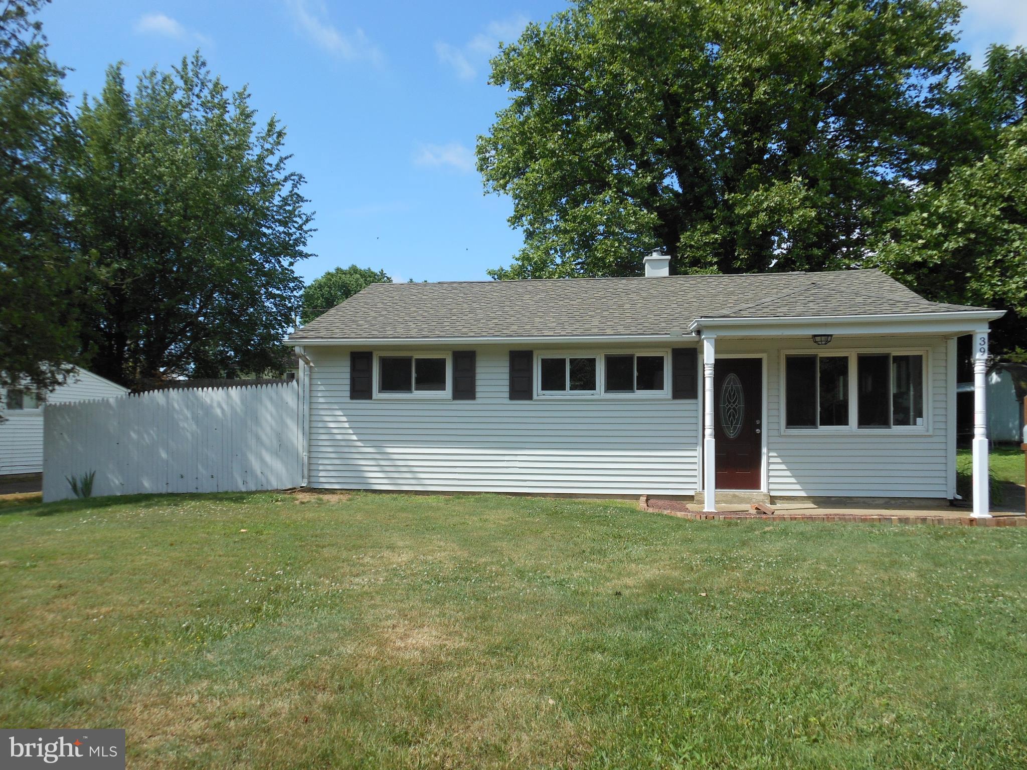 39 Chelwynne Road New Castle, DE 19720 - Photo 1 of 17 Gallery Image 1