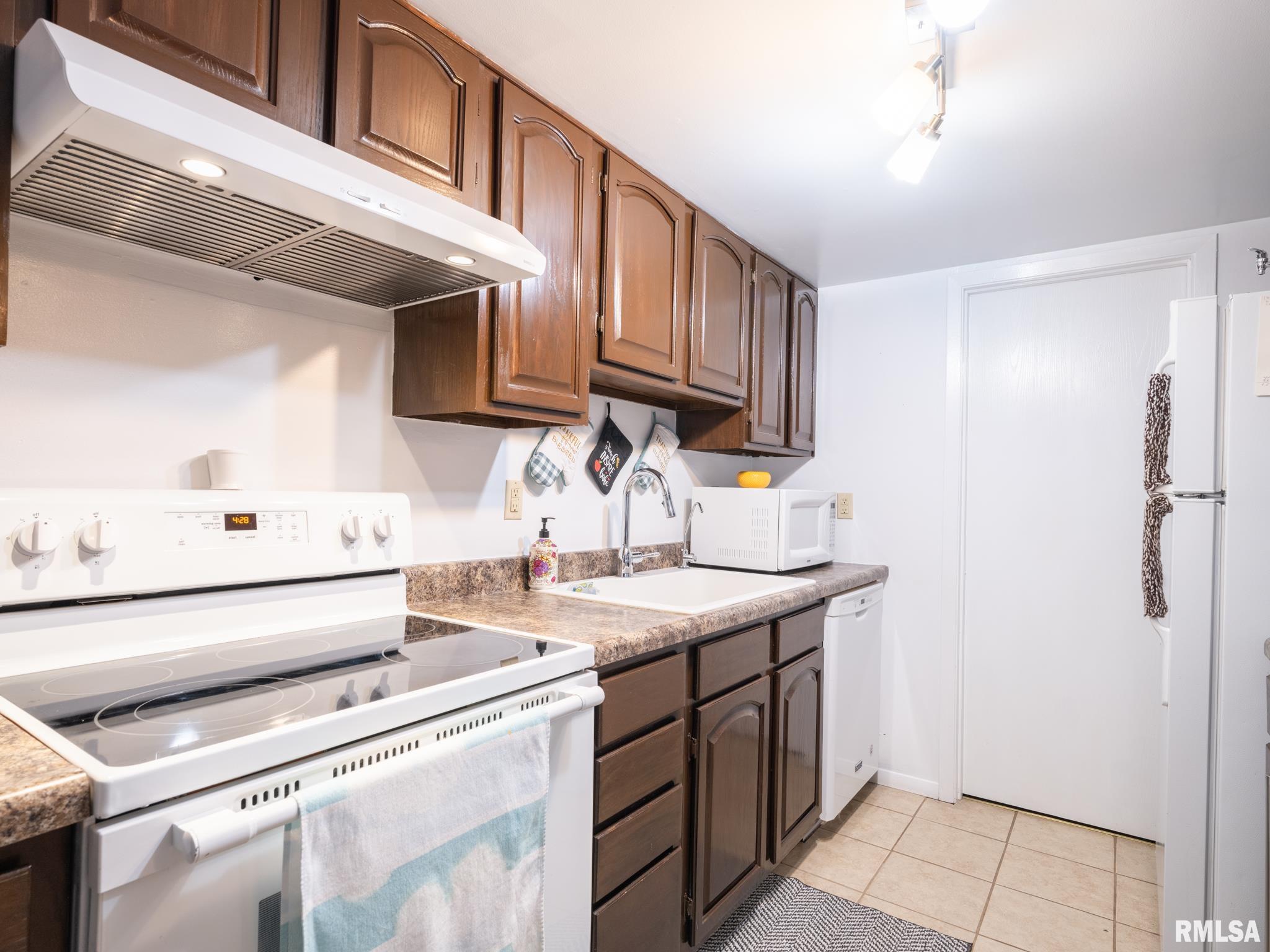 6300 North Allen Road, Unit 13 Peoria, IL 61614 - Photo 16 of 53 Gallery Image 16