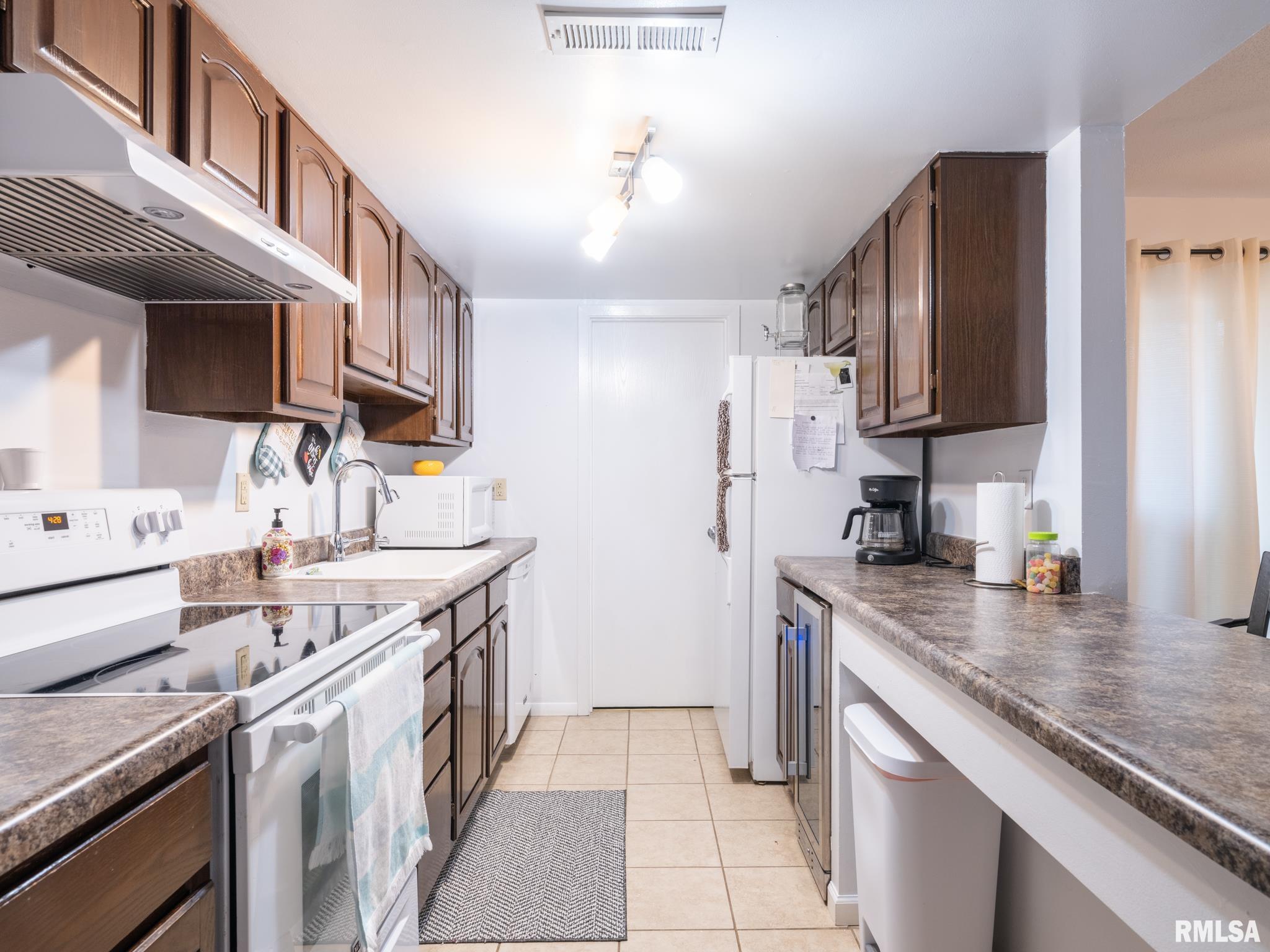 6300 North Allen Road, Unit 13 Peoria, IL 61614 - Photo 17 of 53 Gallery Image 17