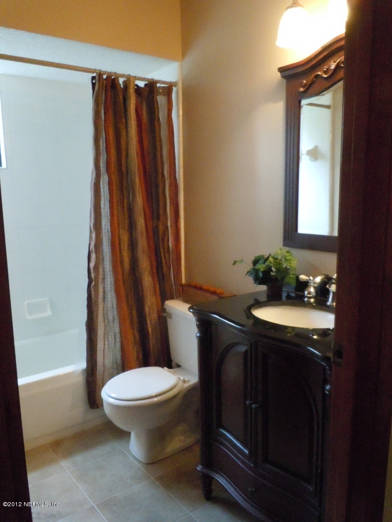 931 Aries Road West Jacksonville, FL 32216 - Photo 14 of 18 Bathroom 2