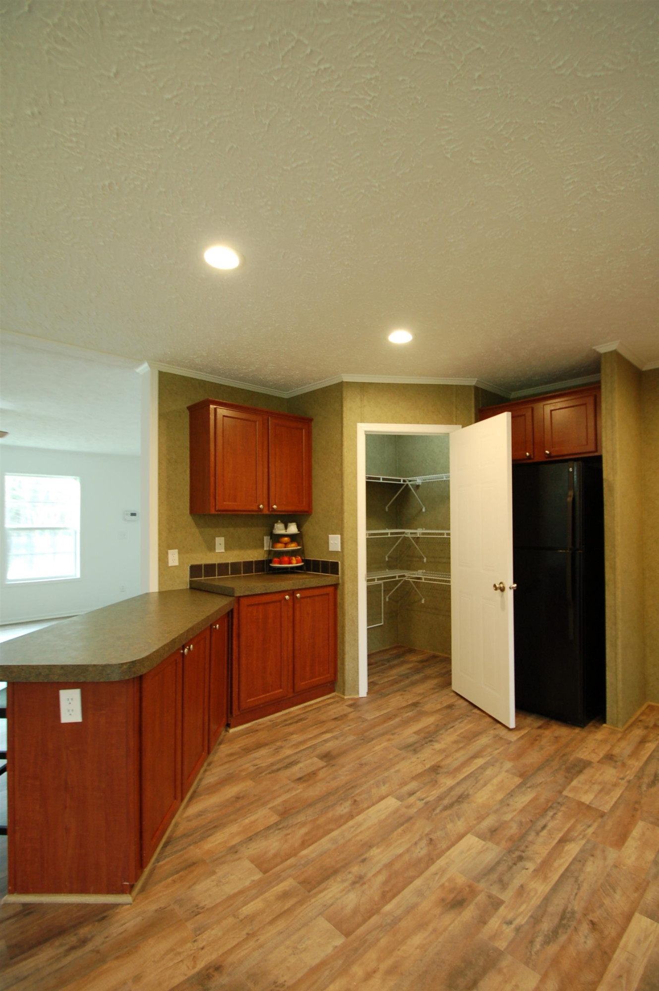 6917 Kemp Road Raleigh, NC 27613 - Photo 6 of 31 Kitchen