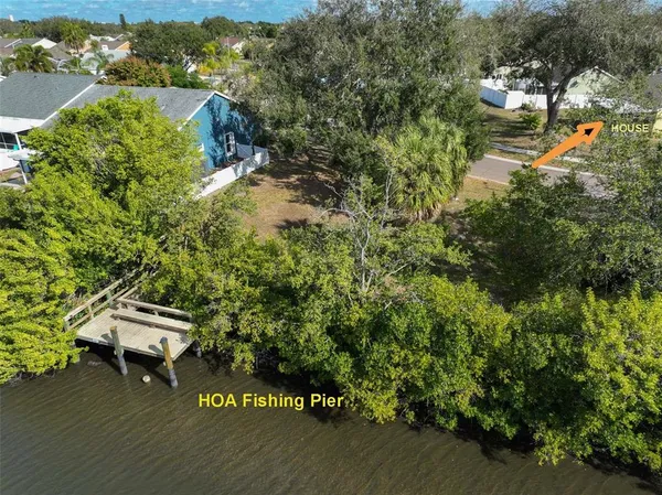 $2,500 | 219 Island Water Way, Apollo Beach, FL 33572