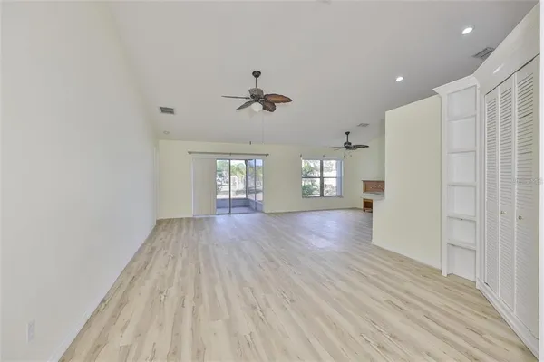 $2,500 | 219 Island Water Way, Apollo Beach, FL 33572