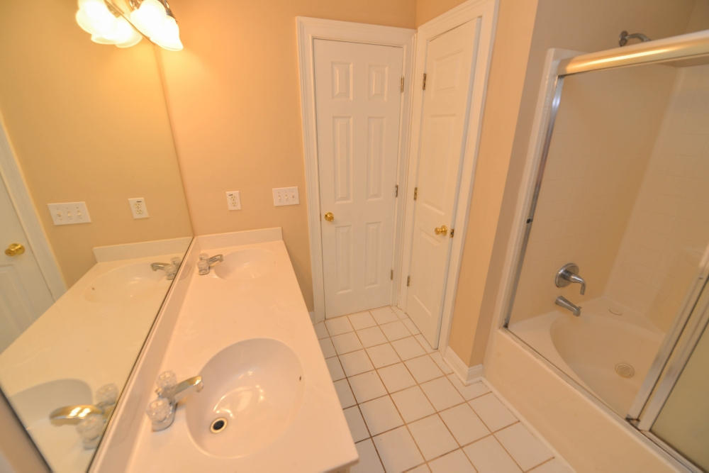 1545 Ashley River Road, Unit 1E Charleston, SC 29407 - Photo 14 of 27 Bathroom