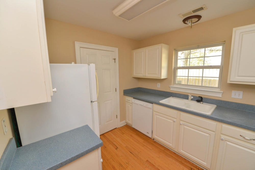 1545 Ashley River Road, Unit 1E Charleston, SC 29407 - Photo 8 of 27 Kitchen (1 of 1)