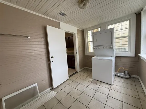 $1,400 | 3029 Banks Street, New Orleans, LA 70119