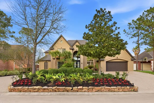 $2,990,000 | 27 Pleasure Cove Drive, The Woodlands, TX 77381