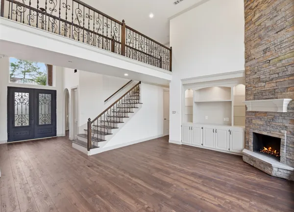 $2,990,000 | 27 Pleasure Cove Drive, The Woodlands, TX 77381