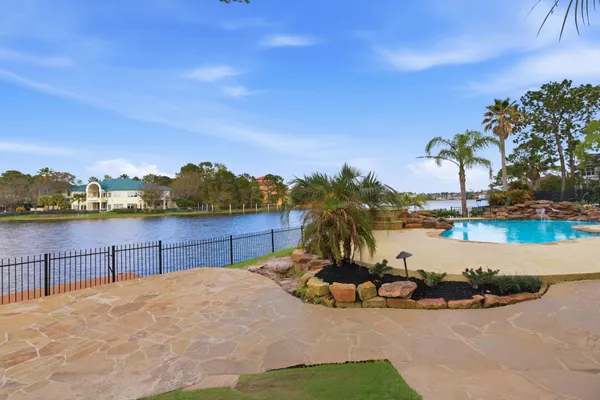 $2,990,000 | 27 Pleasure Cove Drive, The Woodlands, TX 77381