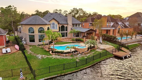 $2,990,000 | 27 Pleasure Cove Drive, The Woodlands, TX 77381