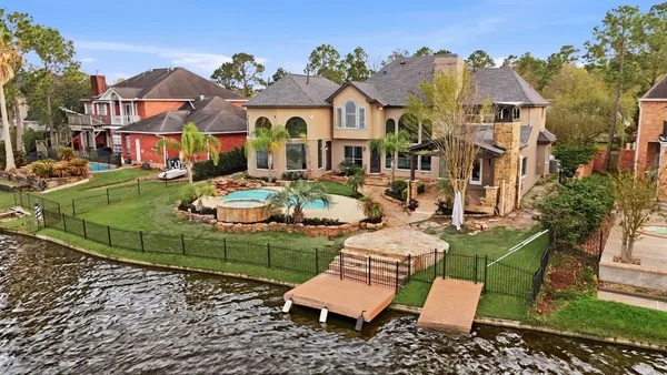 $2,990,000 | 27 Pleasure Cove Drive, The Woodlands, TX 77381
