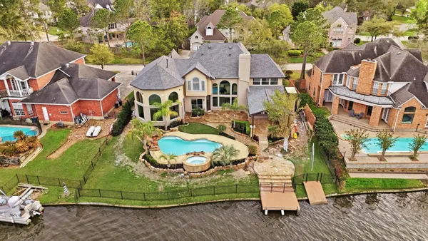 $2,990,000 | 27 Pleasure Cove Drive, The Woodlands, TX 77381
