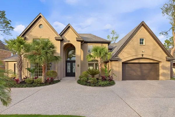 $2,990,000 | 27 Pleasure Cove Drive, The Woodlands, TX 77381