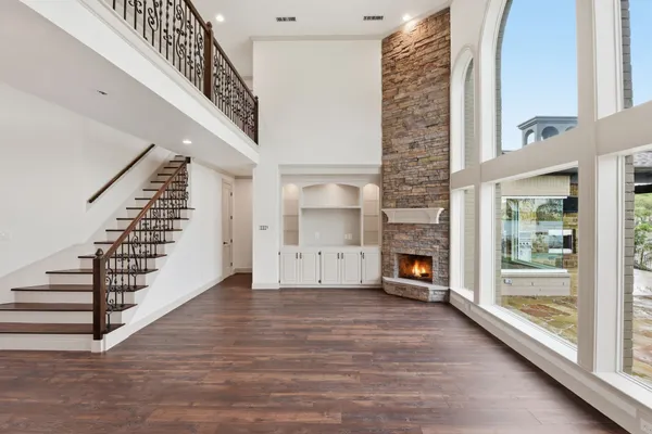 $2,990,000 | 27 Pleasure Cove Drive, The Woodlands, TX 77381