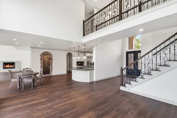 $2,990,000 | 27 Pleasure Cove Drive, The Woodlands, TX 77381