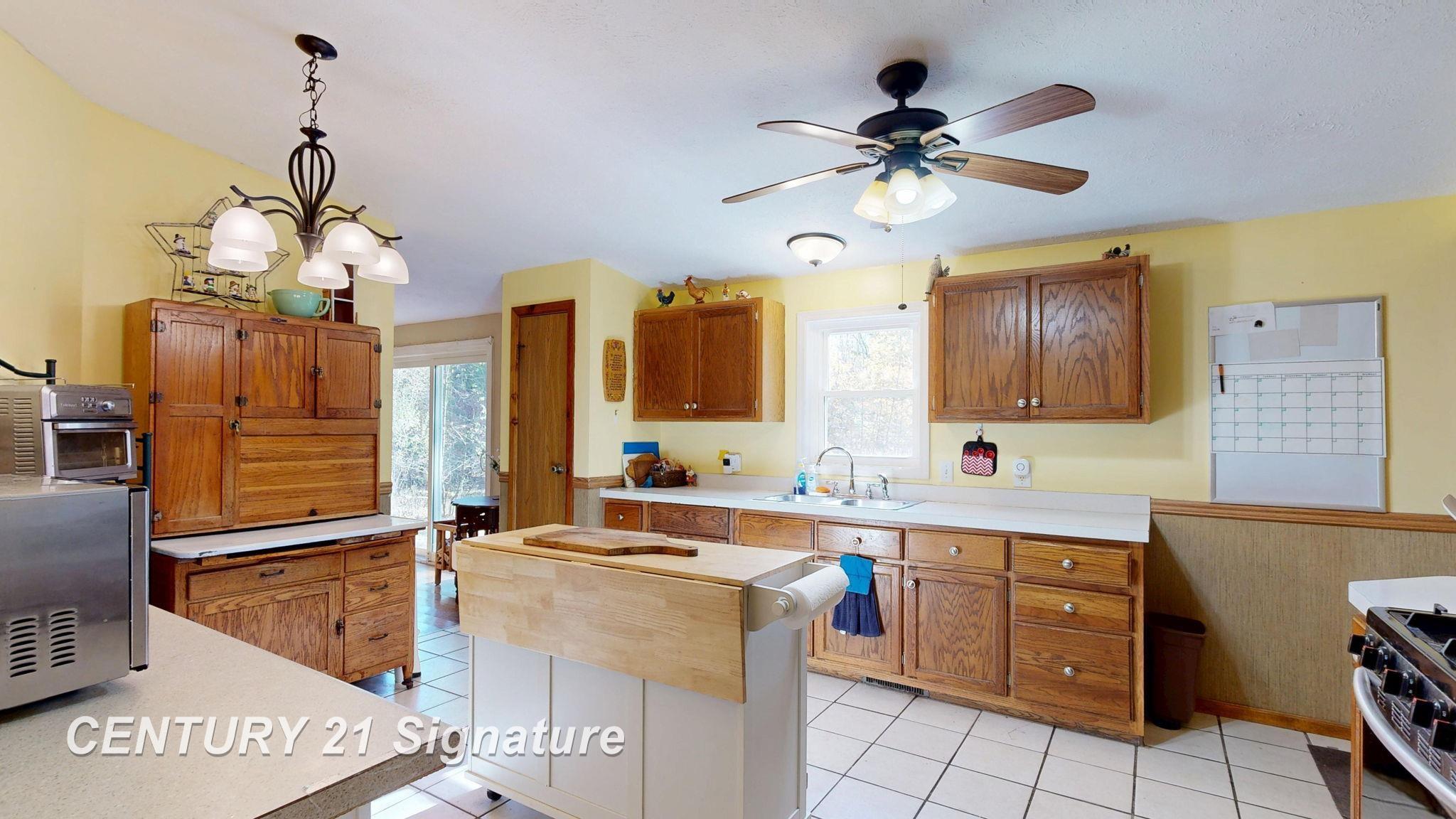 9847 Oakley Road St. Charles, MI 48655 - Photo 15 of 25 50193074-9d9fb342-c906-4650-b490-e5dc16fad8c7.JPG