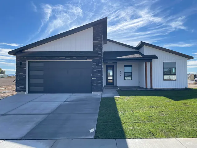$392,900 | 504 Carson Drive, Twin Falls, ID 83301