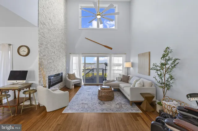 $2,190,000 | 3675 1st Avenue, Edgewater, MD 21037