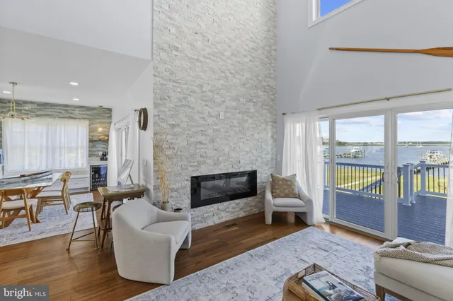 $2,190,000 | 3675 1st Avenue, Edgewater, MD 21037