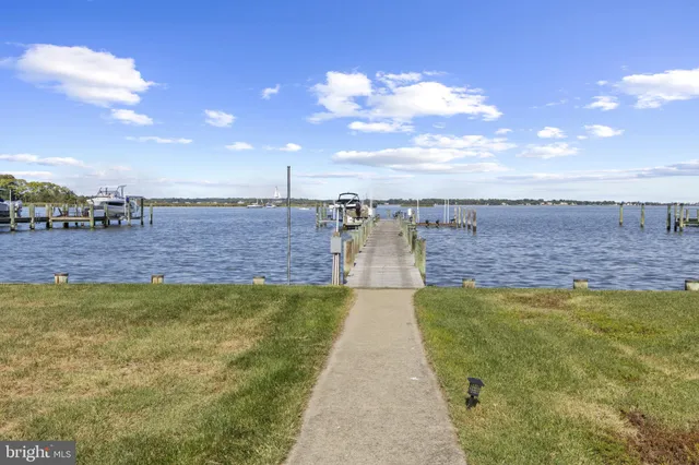 $2,190,000 | 3675 1st Avenue, Edgewater, MD 21037