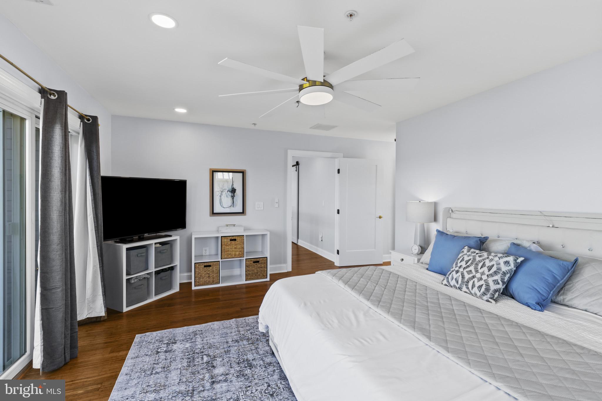 3675 1st Avenue Edgewater, MD 21037 - Photo 31 of 57 Upstairs Owner Suite 3