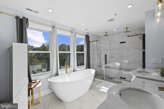 $2,190,000 | 3675 1st Avenue, Edgewater, MD 21037