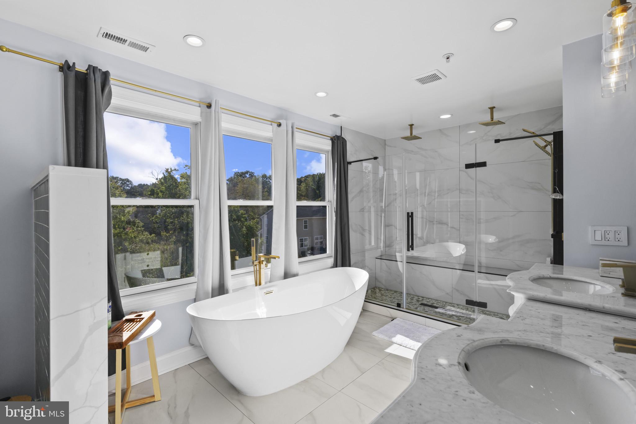 3675 1st Avenue Edgewater, MD 21037 - Photo 33 of 57 Upstairs Owner Suite Bathroom