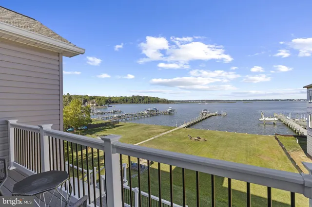 $2,190,000 | 3675 1st Avenue, Edgewater, MD 21037