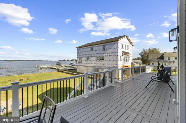 $2,190,000 | 3675 1st Avenue, Edgewater, MD 21037