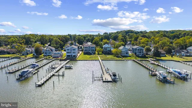 $2,190,000 | 3675 1st Avenue, Edgewater, MD 21037