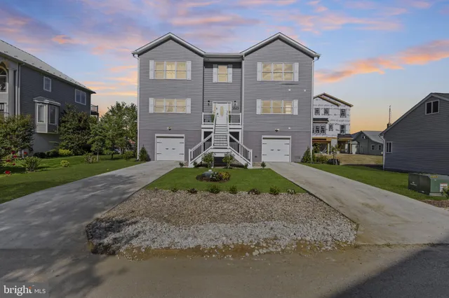 $2,190,000 | 3675 1st Avenue, Edgewater, MD 21037