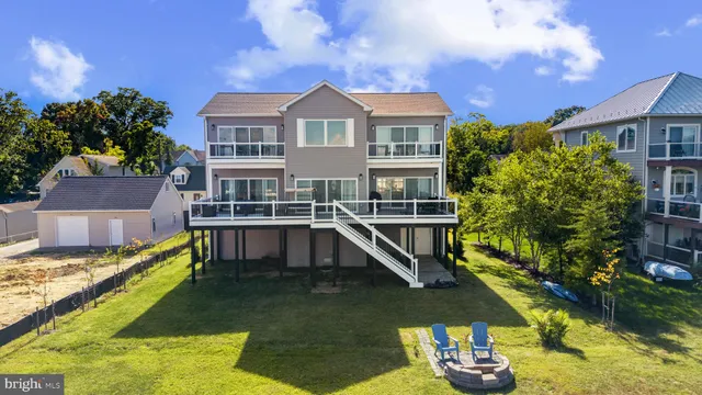 $2,190,000 | 3675 1st Avenue, Edgewater, MD 21037