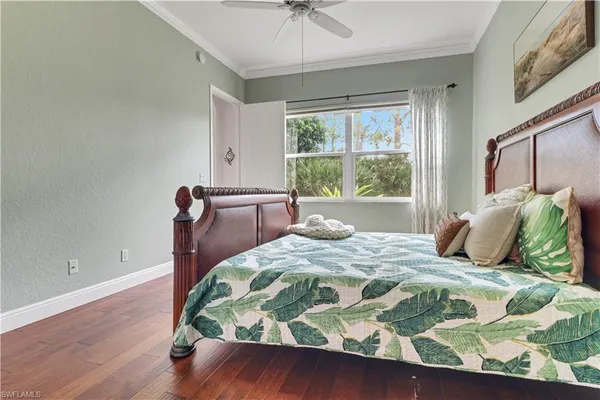 $360,000 | 994 Eastham Way, Unit V101, Naples, FL 34104