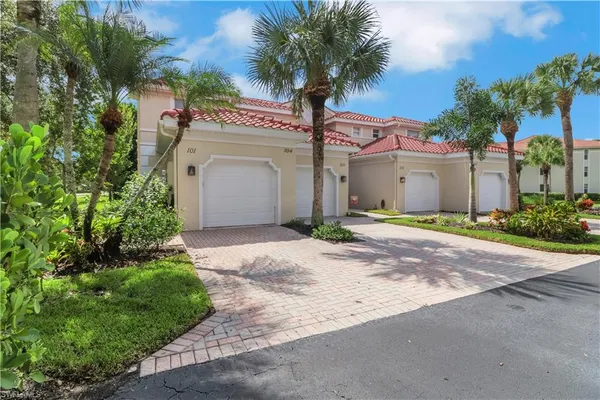 $360,000 | 994 Eastham Way, Unit V101, Naples, FL 34104