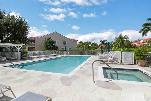 $360,000 | 994 Eastham Way, Unit V101, Naples, FL 34104