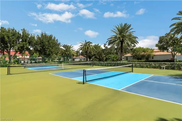 $360,000 | 994 Eastham Way, Unit V101, Naples, FL 34104