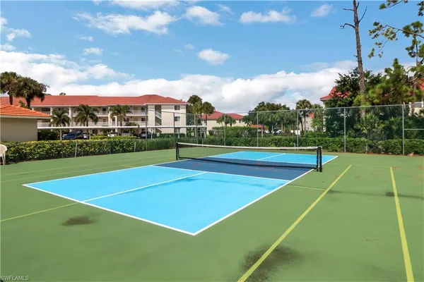 $360,000 | 994 Eastham Way, Unit V101, Naples, FL 34104