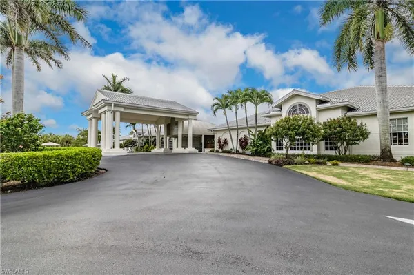 $360,000 | 994 Eastham Way, Unit V101, Naples, FL 34104