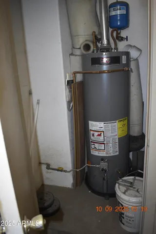 $295,000 | 2929 West Yorkshire Drive, Unit 2109, Phoenix, AZ 85027