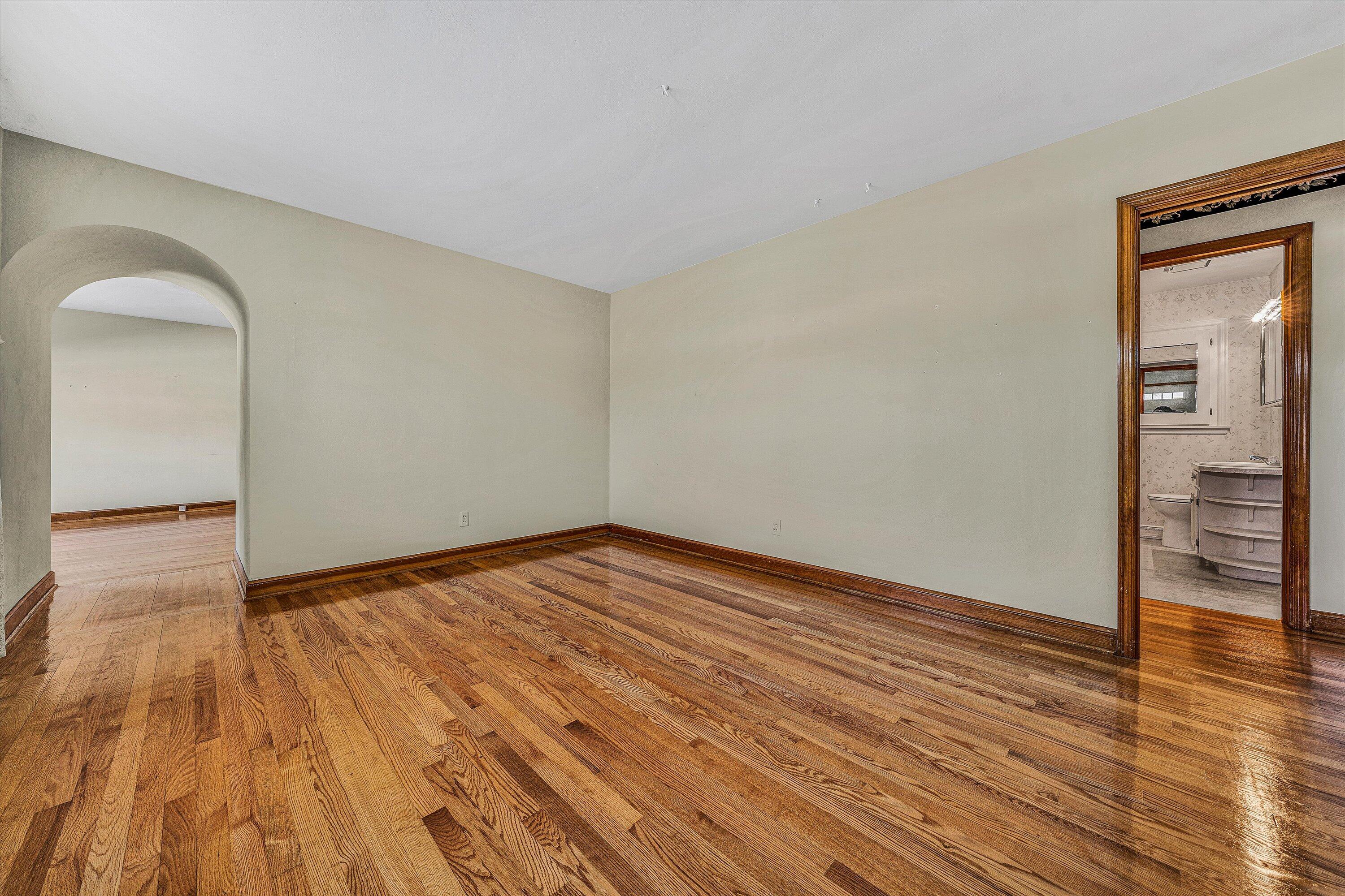 4402 Florist Road Roanoke, VA 24012 - Photo 5 of 36 05-DSC00076