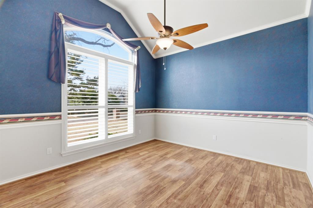 9607 Ravenswood Road Granbury, TX 76049 - Photo 21 of 39 Office / dining area