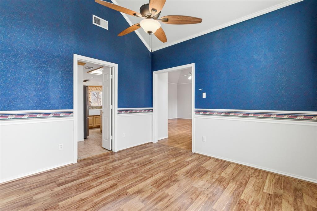 9607 Ravenswood Road Granbury, TX 76049 - Photo 22 of 39 Office / dining area
