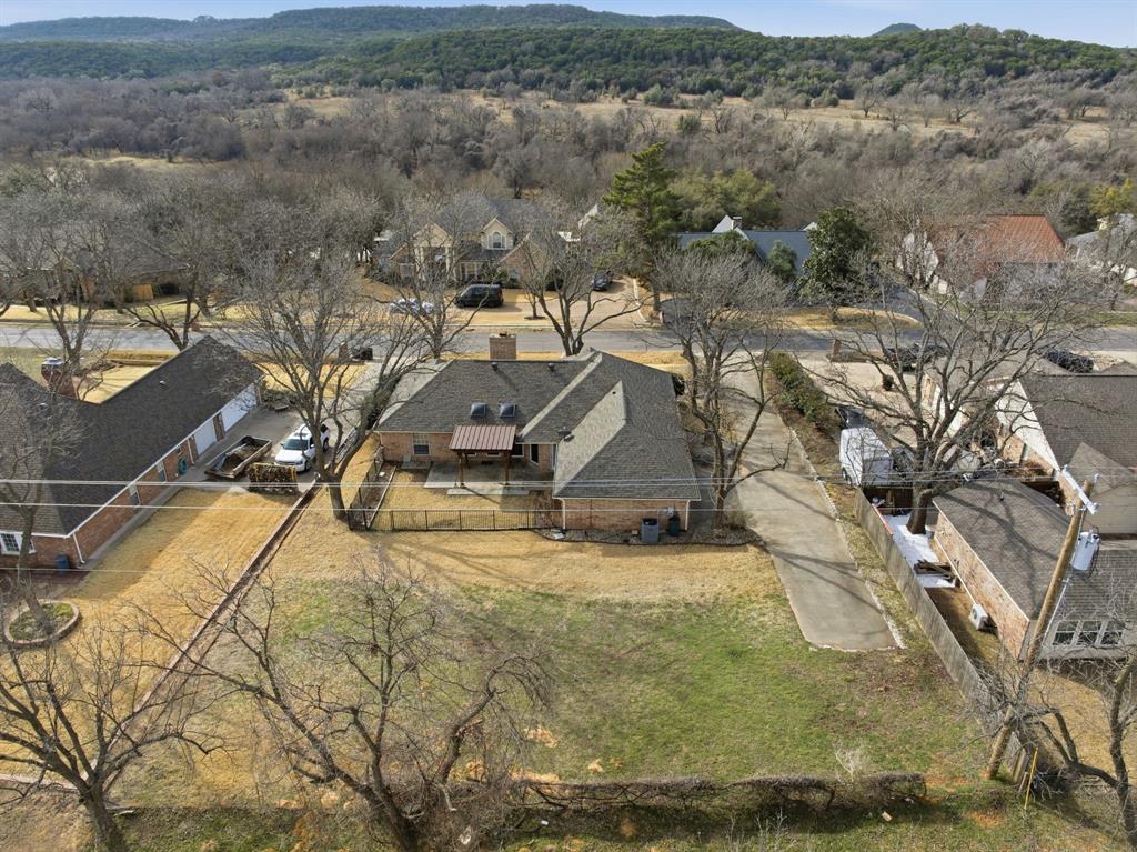 9607 Ravenswood Road Granbury, TX 76049 - Photo 3 of 39