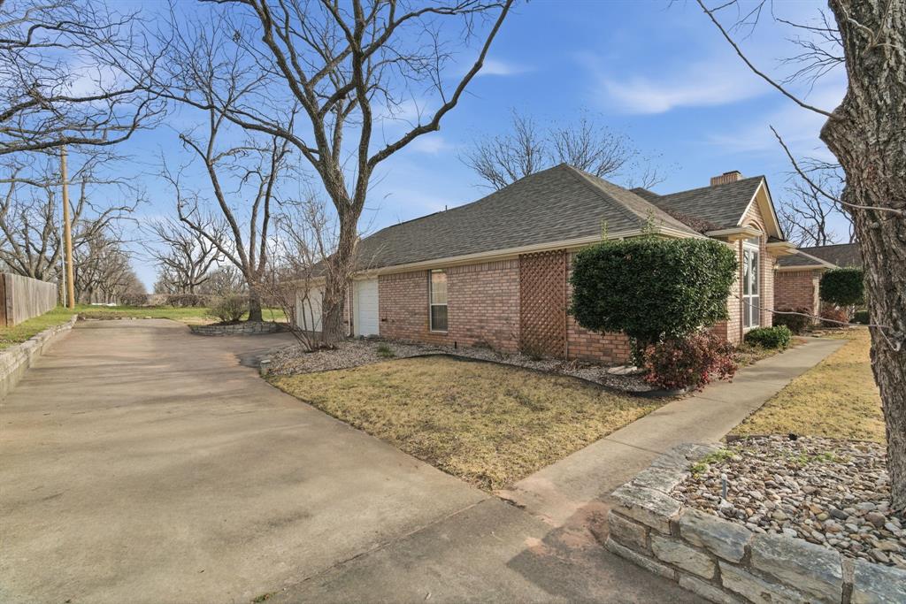 9607 Ravenswood Road Granbury, TX 76049 - Photo 6 of 39