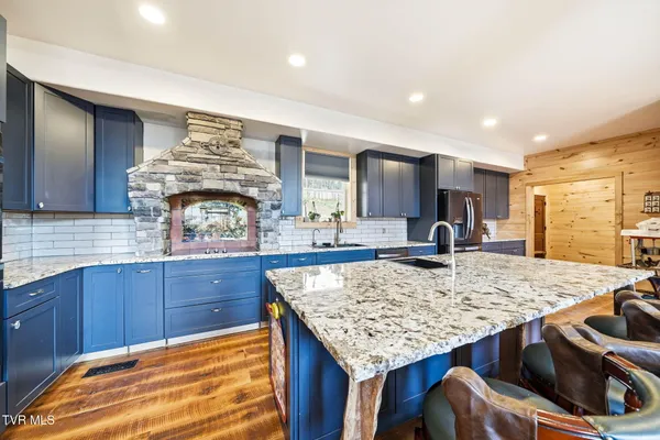 $1,449,000 | 8521 Parker Drive, Corryton, TN 37721